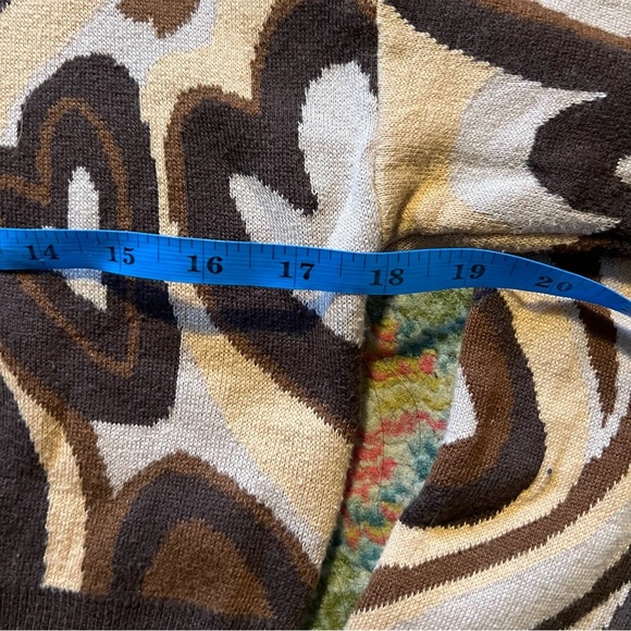 Altar'd State Woman’s Beige Brown Retro Hearts Knit Short Sweater Sz S - Picture 4 of 5